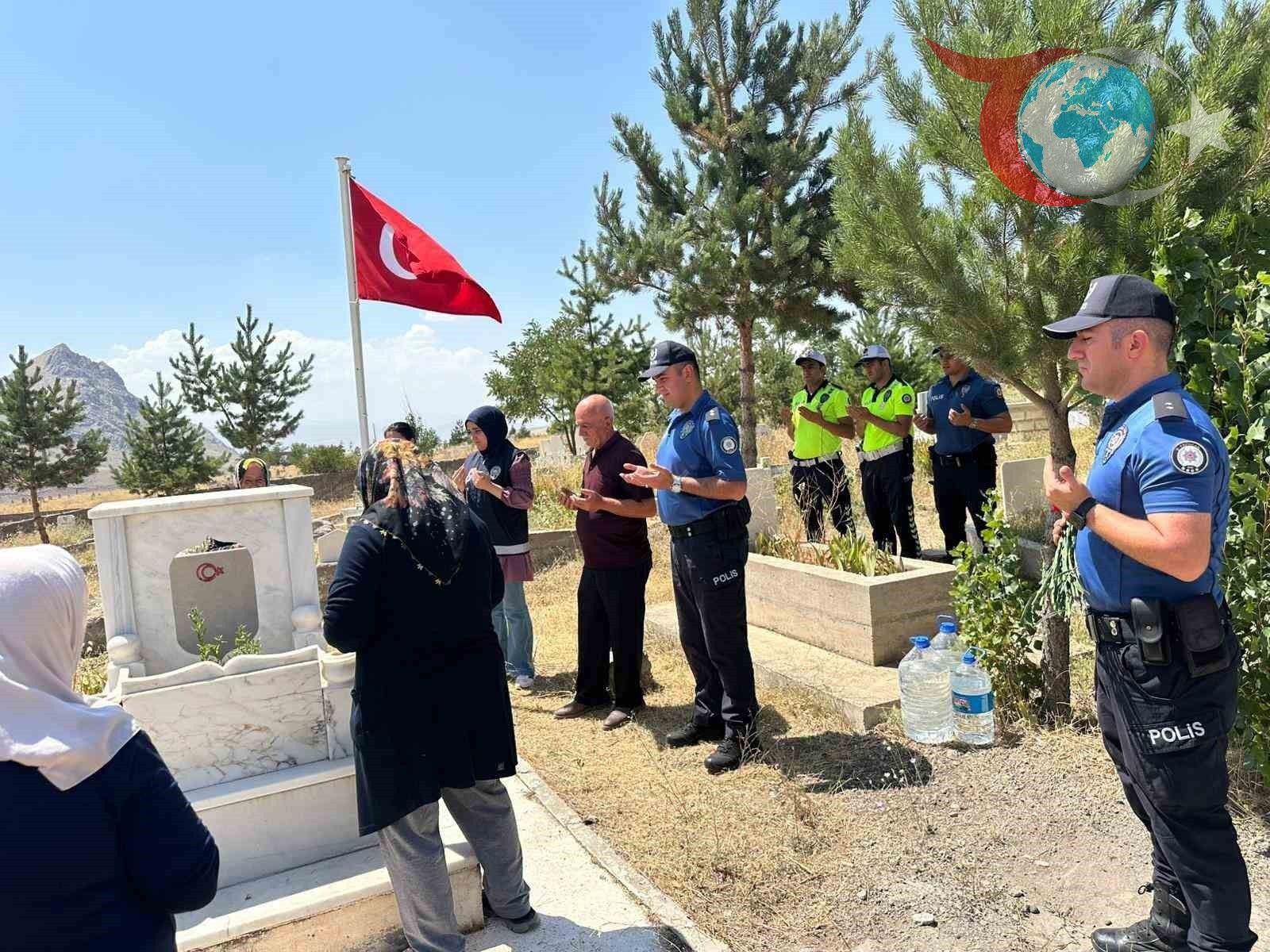 Trafik Kazasında Şehit Olan Polis Erdem Kılıç, 18. Yılında Dualarla Anıldı