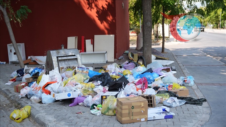 İzmir'de Çöp Sorunu Büyüyor: Karşıyakalılar Çözüm Bekliyor