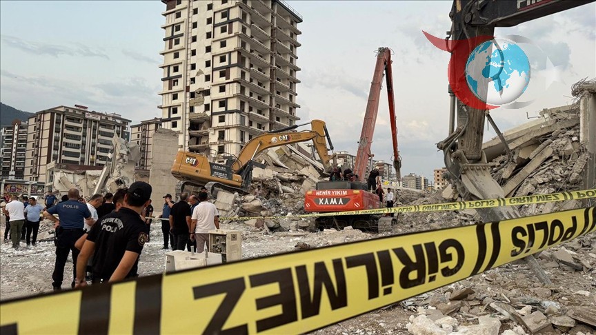 Yıkım Çalışmasında Trajik Kaza: İş Makinesi Operatörü Hayatını Kaybetti