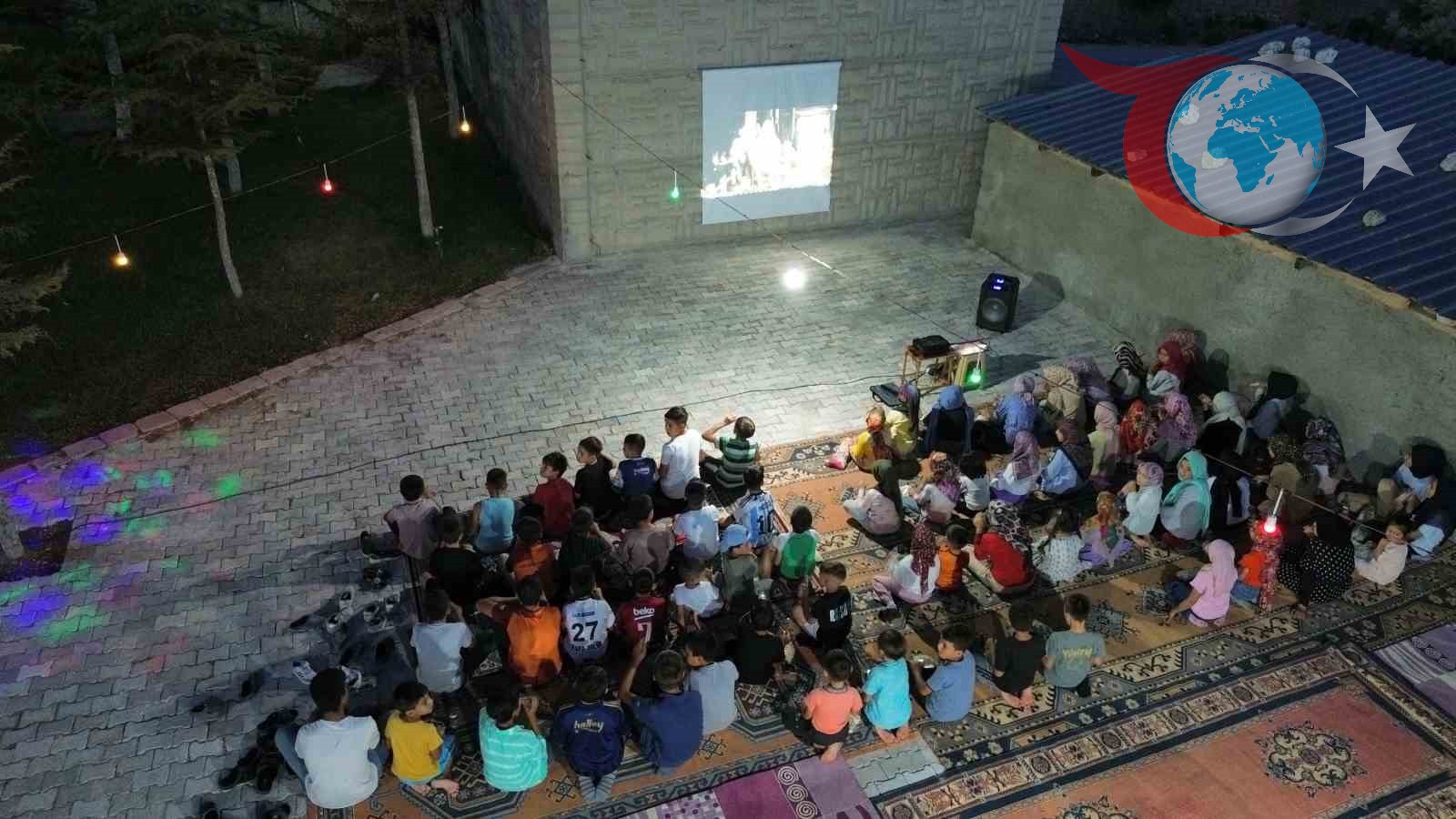 Çulfa Köyü'nde Geleneksel Açık Hava Sineması Coşkusu