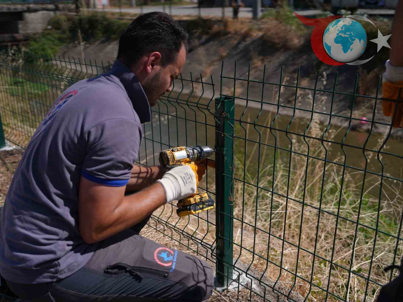Düzce Belediyesi'nden Güvenliği Arttıracak Korkuluk Çalışması