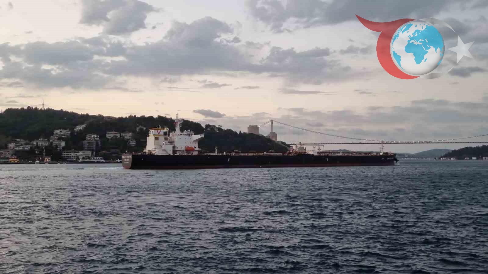 İstanbul Boğazı'nda Kazasız Makine Arızası: Gemi Trafiği Yeniden Açıldı