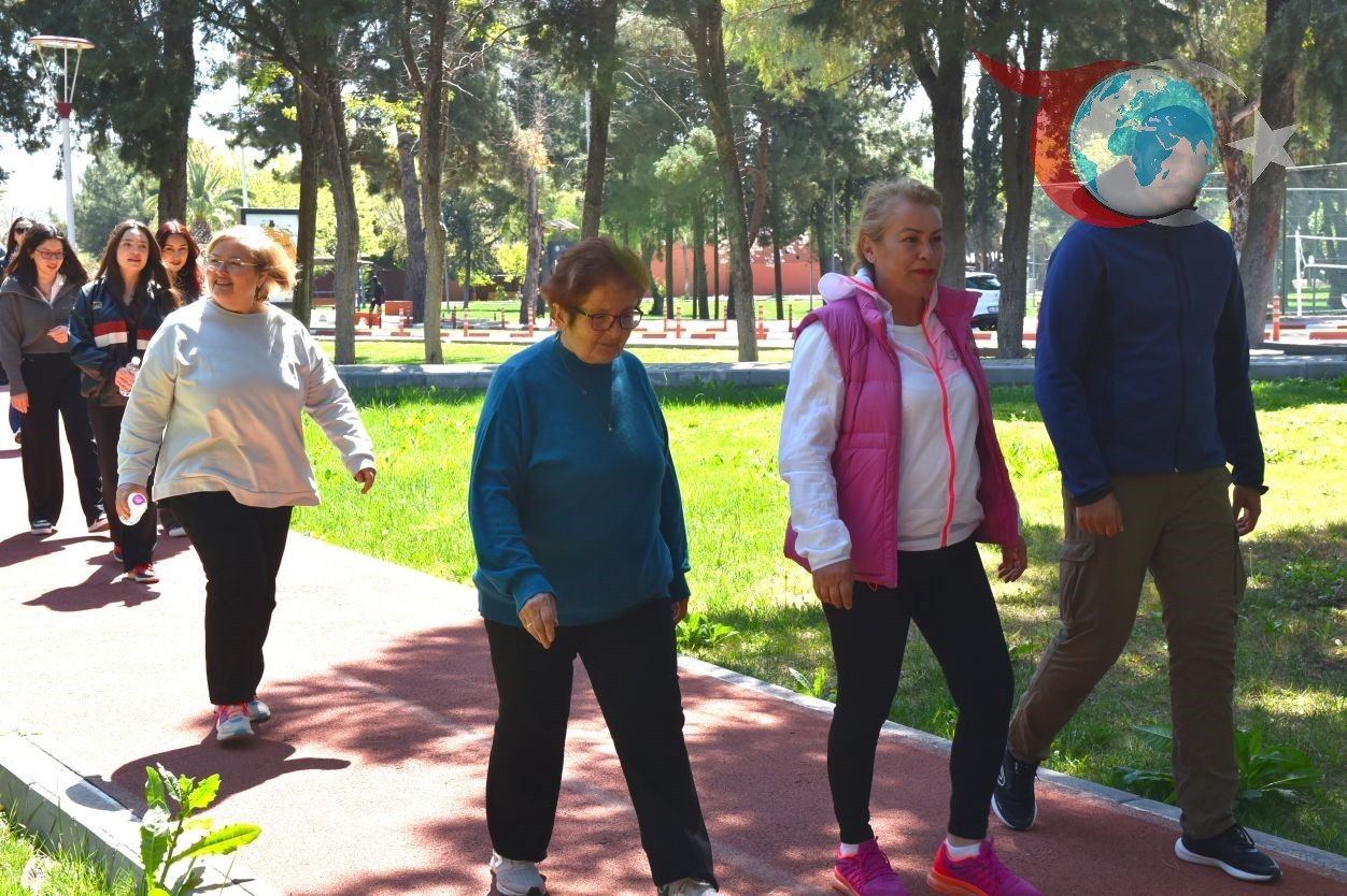 Ege Üniversitesi'nden Yenilikçi "Yaş Dostu Parkur" Projesi