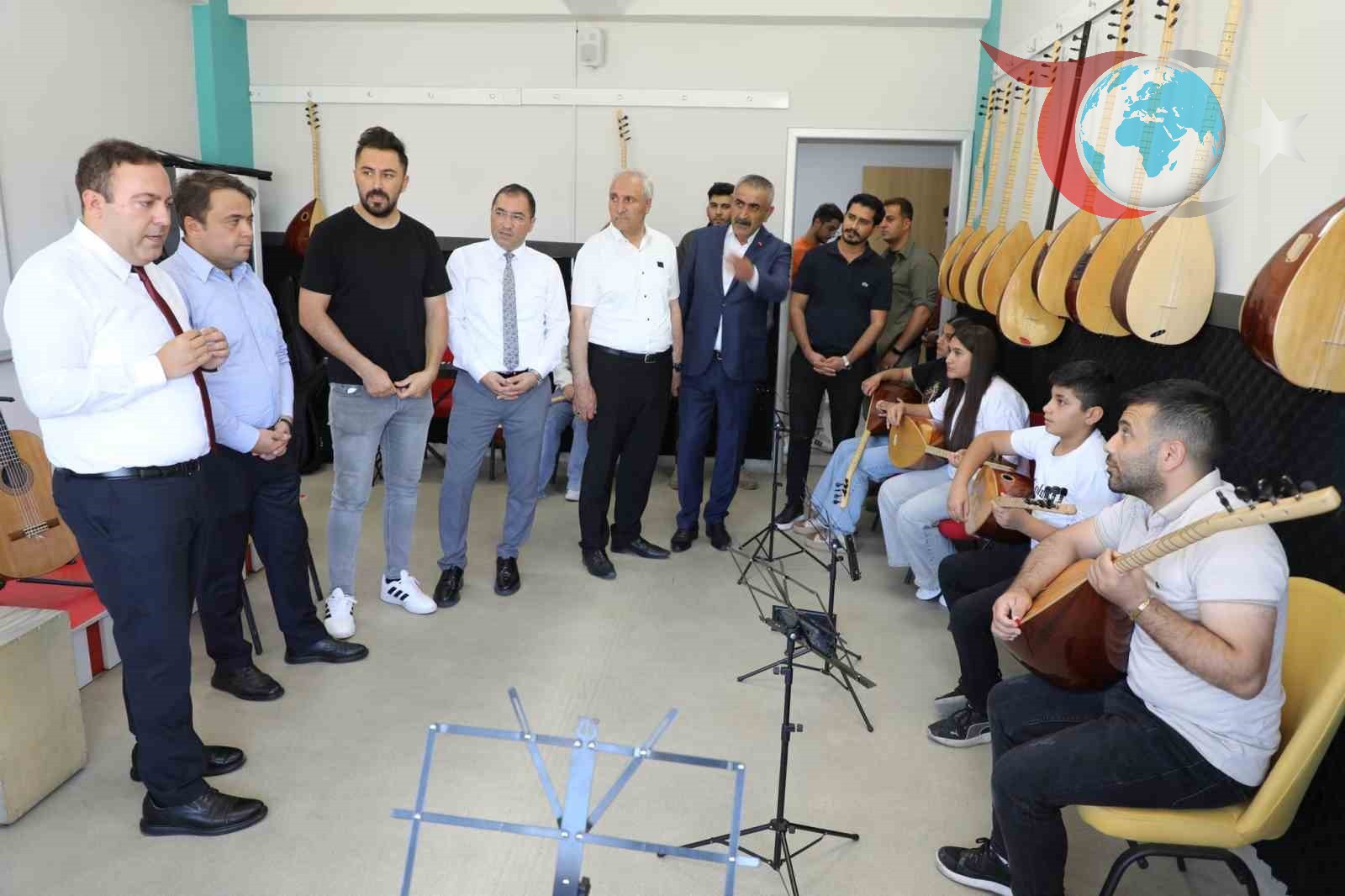 Eleşkirt Gençlik Merkezi'ne Önemli Ziyaret ve GSB'den Gençlere Destek Mesajı