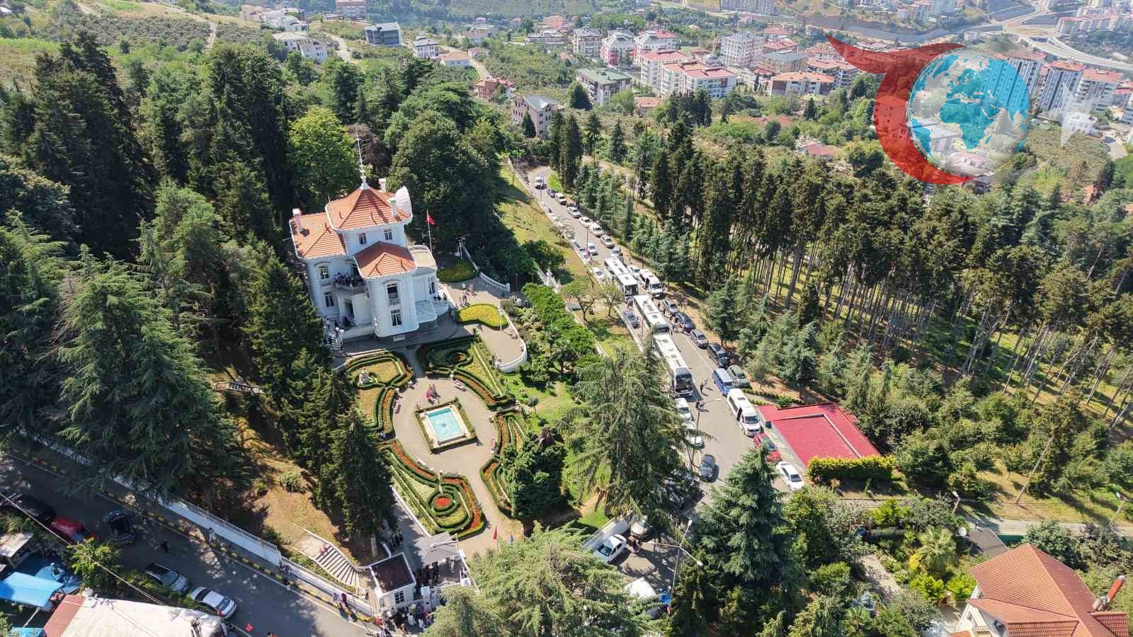 Atatürk Köşkü: Tarihi Ziyaretçi Akınına Uğruyor