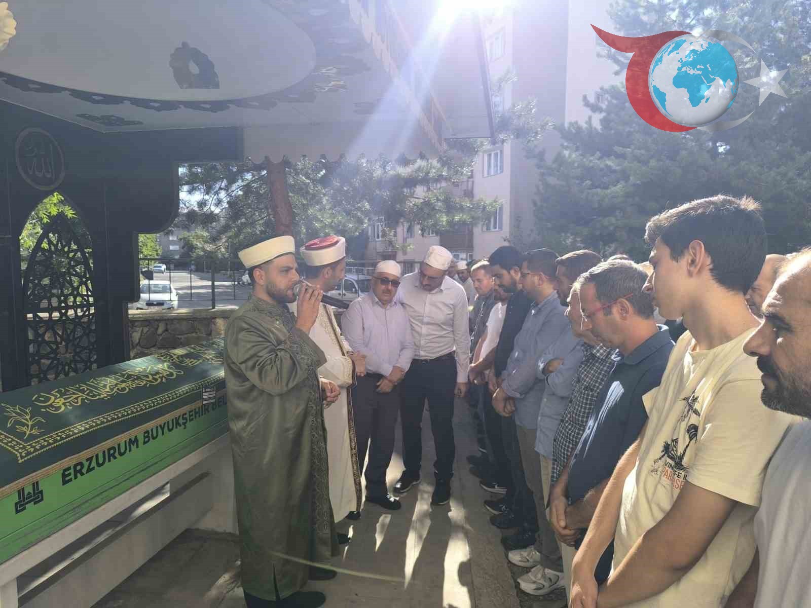 Erzurum'da Sevilen Din Görevlisi Turgut Güzel Son Yolculuğuna Uğurlandı