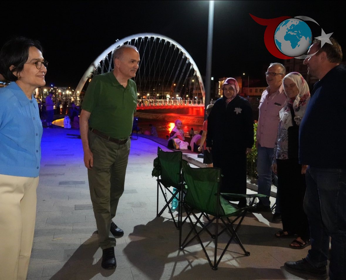 Düzce Asar Kemerpark'ta Nostaljik Sinema Keyfi Devam Ediyor