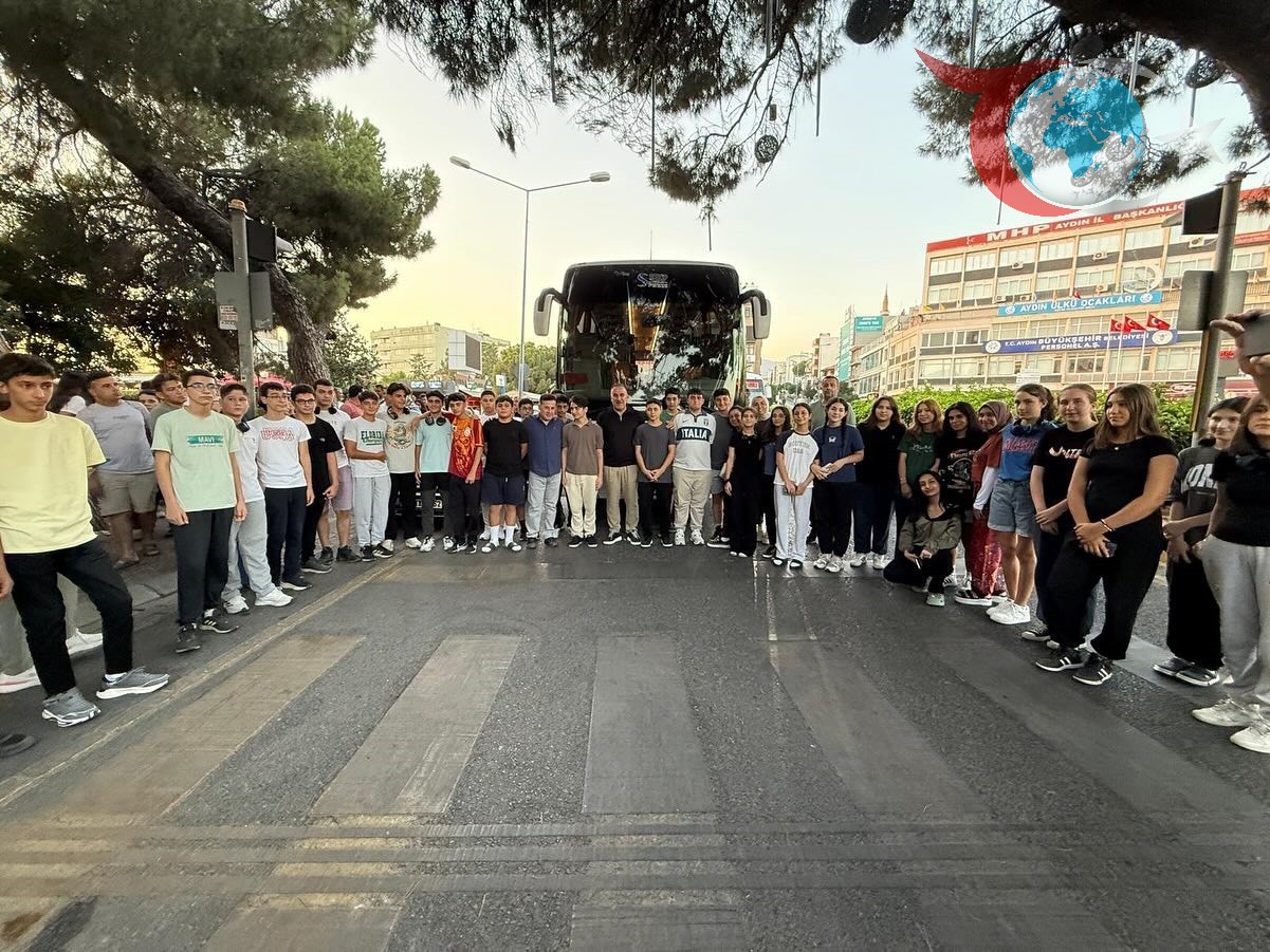 Aydınlı Gençler Hatay ve Mersin'deki Gençlik Kamplarına Uğurlandı