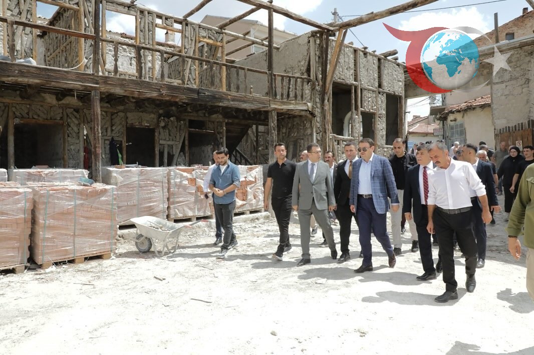 Tarihî Emet Hanı'nda Restorasyon Çalışmaları Hız Kazandı