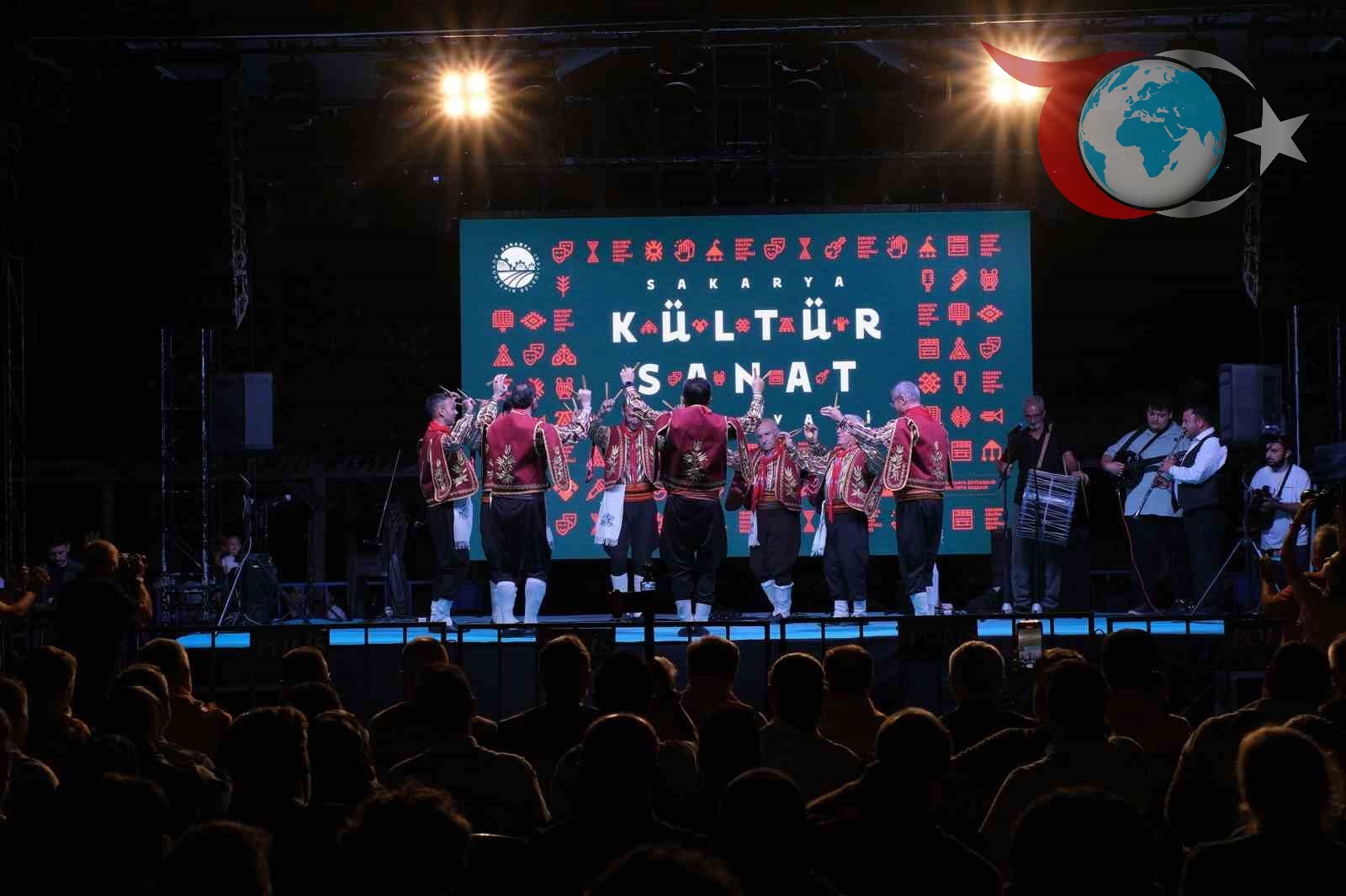 Sakarya'da Kültürlerin Coşkulu Buluşması: Sakarya Kültür Festivali Başladı