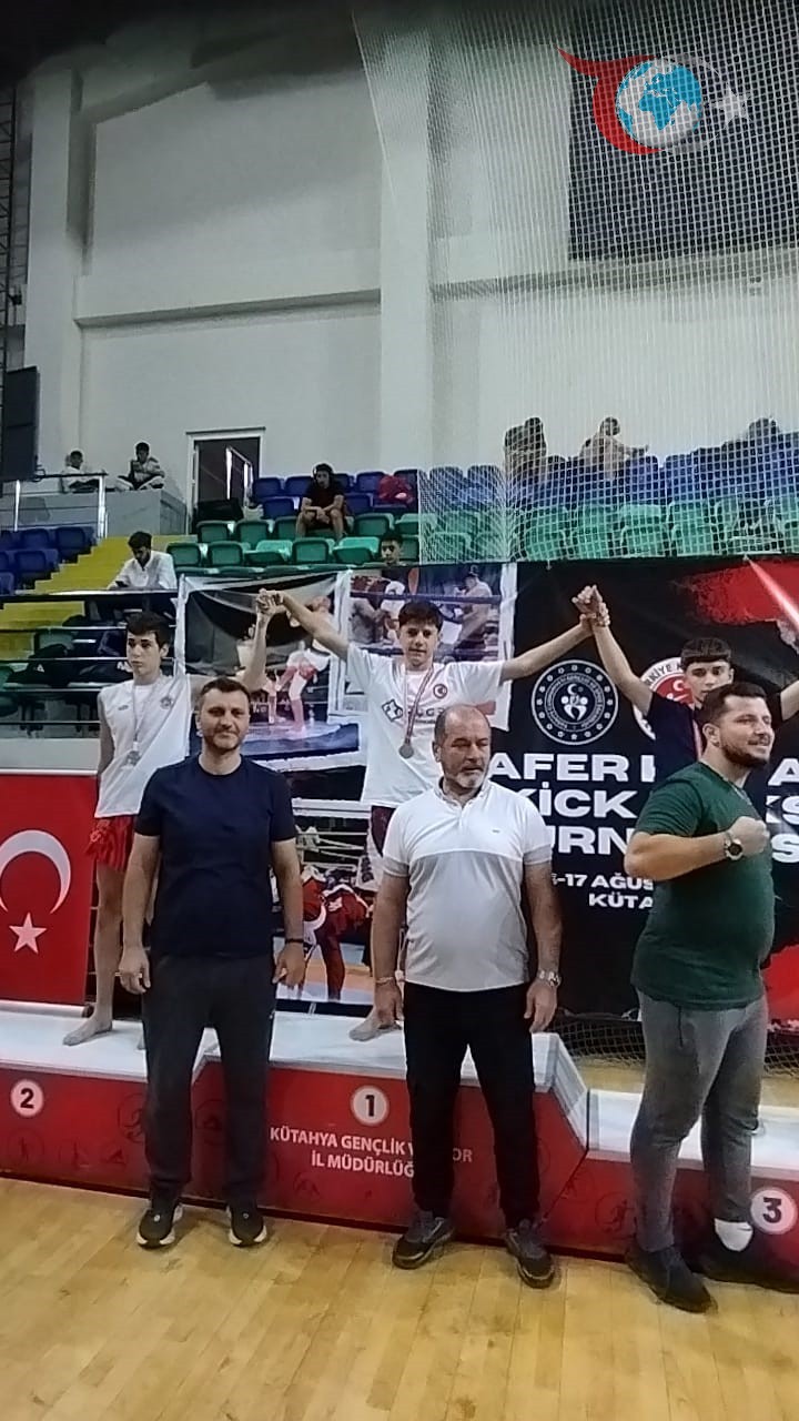 Niğde'nin Kick Boks Başarısı: Zafer Kupası’ndan 5 Madalya ile Döndüler