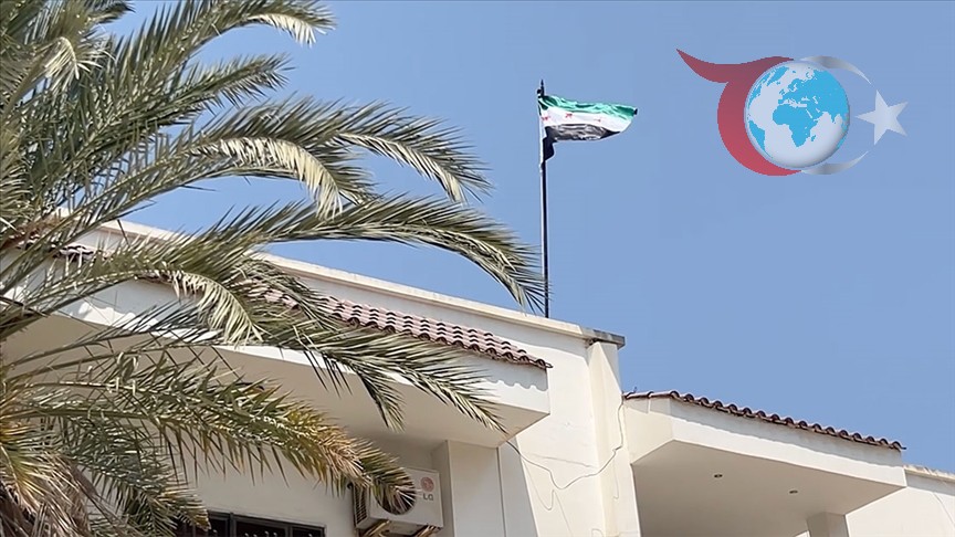 Trablus'ta 13 Yıl Sonra Suriye Bayrağı Dalgalanıyor