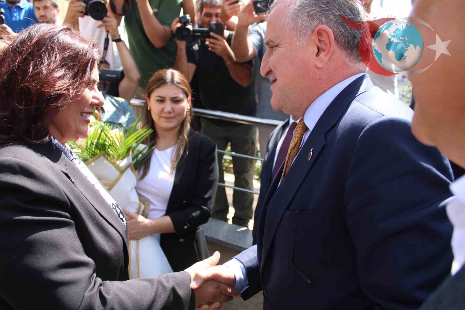 Özlem Çerçioğlu'nun Geçişine İlk Ziyaret Gençlik ve Spor Bakanı Osman Aşkın Bak'tan
