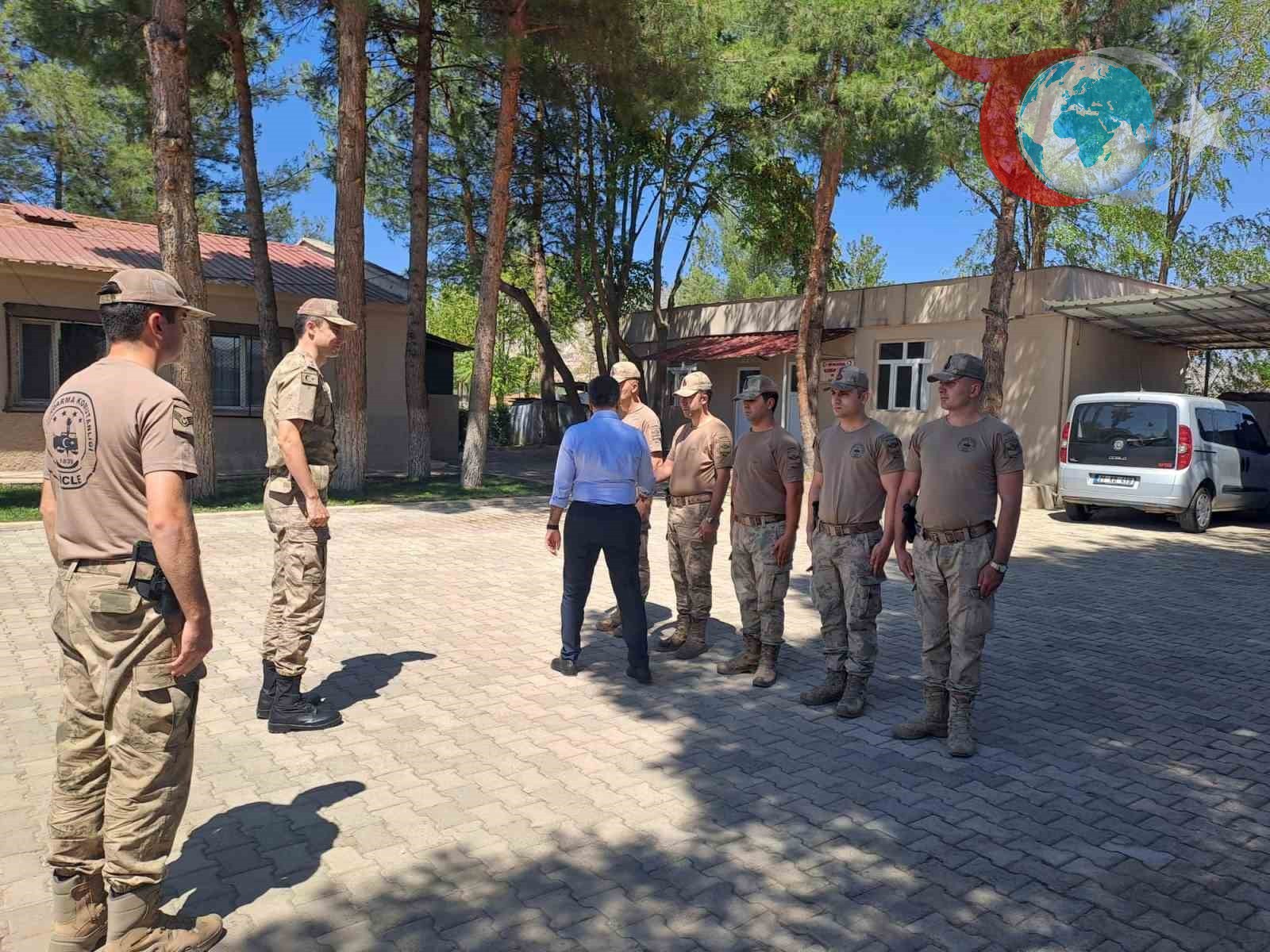 Dicle Kaymakamı Şehit Ailesini ve Mahalleleri Ziyaret Etti