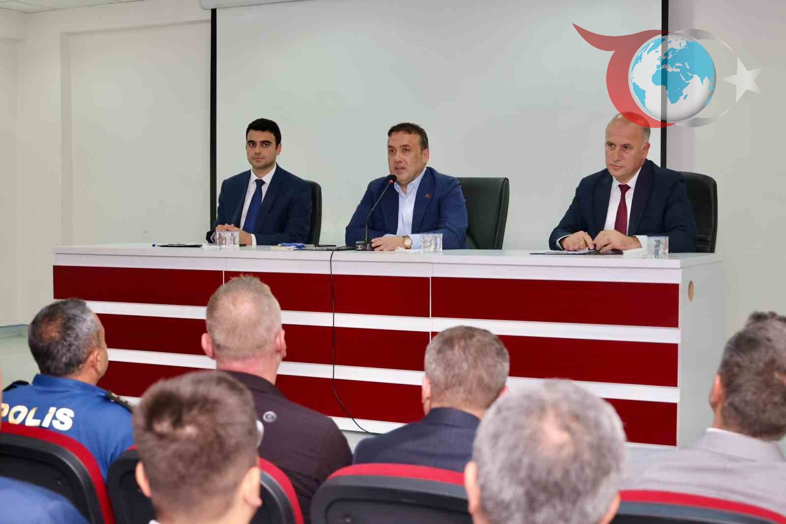 Osmaneli'de Muhtarlarla Sorunlara Çözüm Odaklı Toplantı