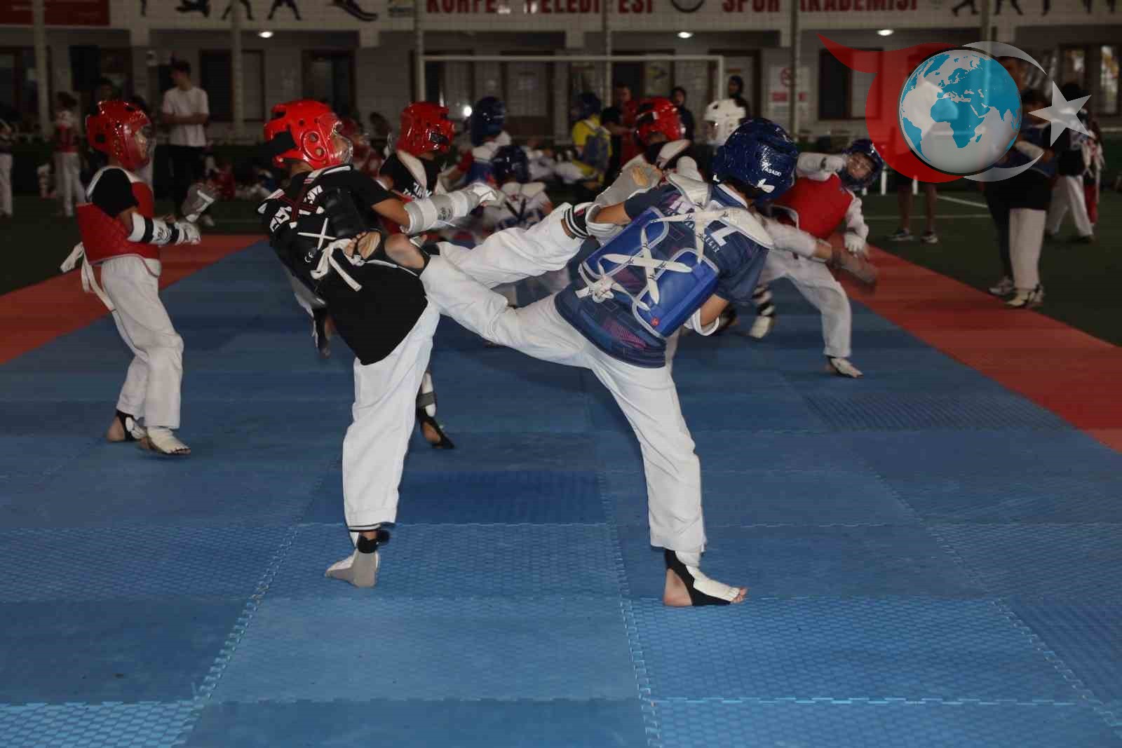 Minik Sporcular Körfez'de Taekwondo Rüzgarı Estirdi