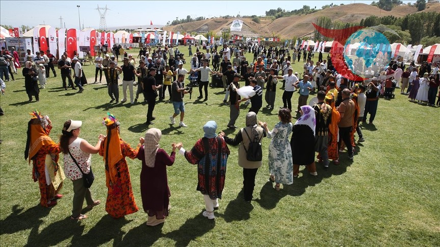 Ahlat Millet Bahçesi'nde Malazgirt Zaferi Coşkusu