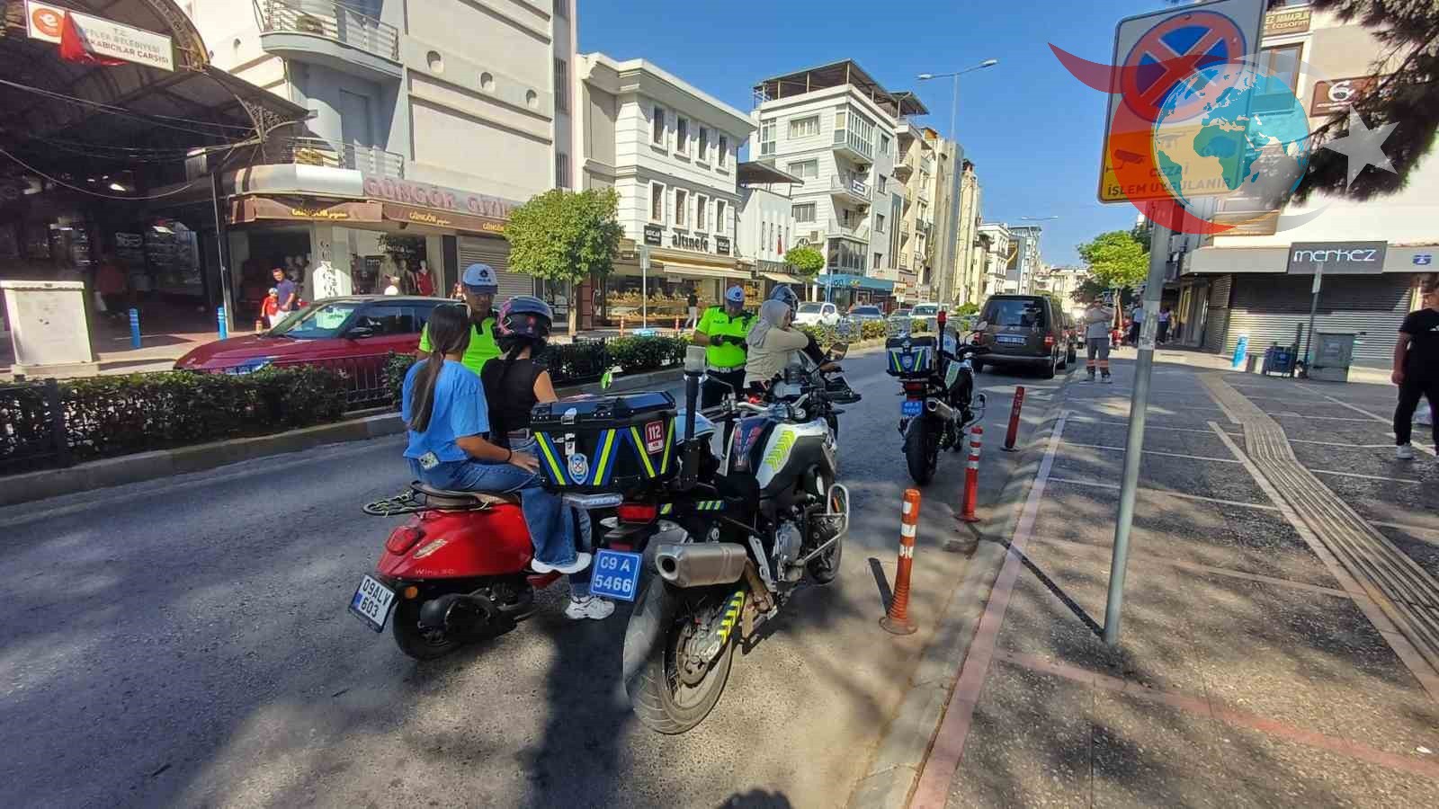 Efeler’de Motosiklet Sürücüleri Denetlendi: Trafik Kuralları Hatırlatıldı