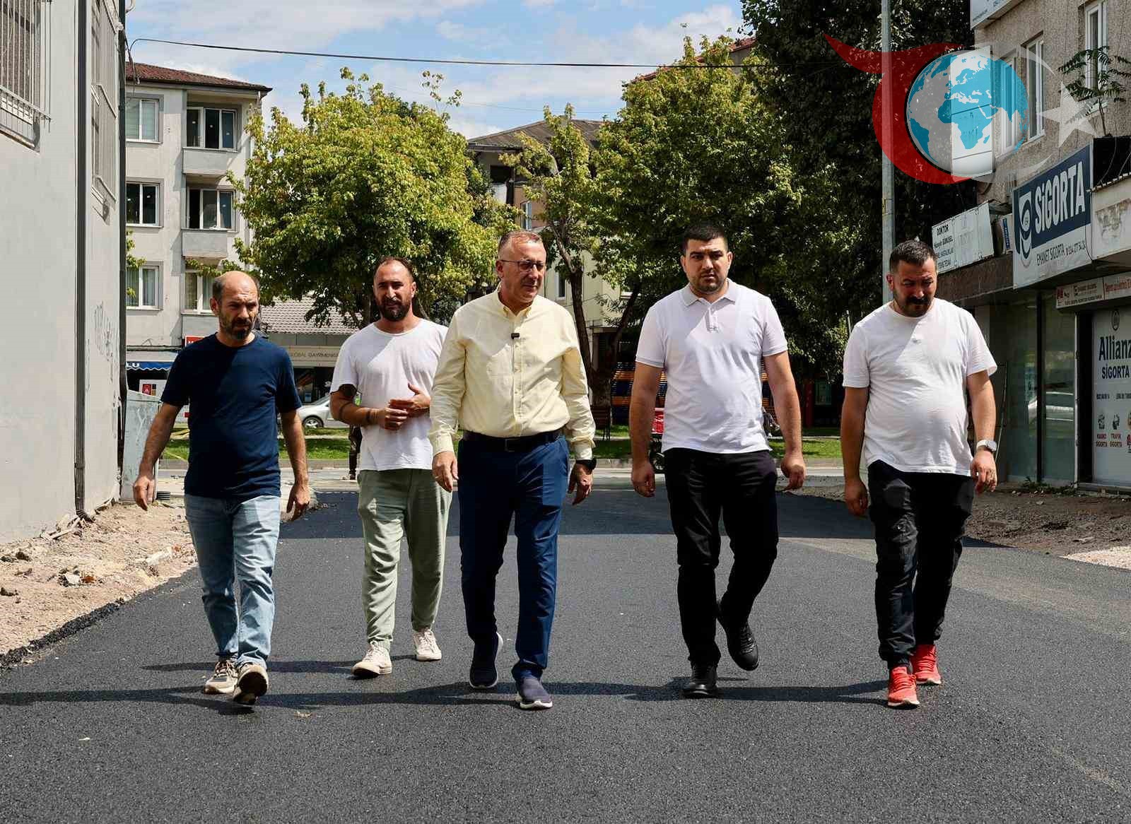 Adapazarı'nda Mahalleleri Güzelleştirme Çalışmaları Tam Gaz Devam Ediyor