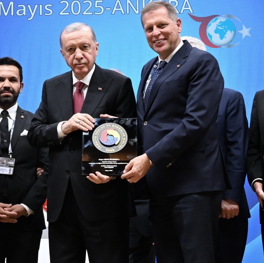 Manisa Ticaret Borsası Başkanı Sadık Özkasap Hizmet Şeref Belgesi Aldı