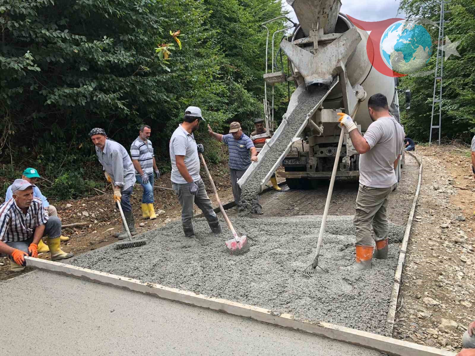 Sinop'un Yenigüler Köyü, İmece Usulü ile Yol Sorununu Çözüyor