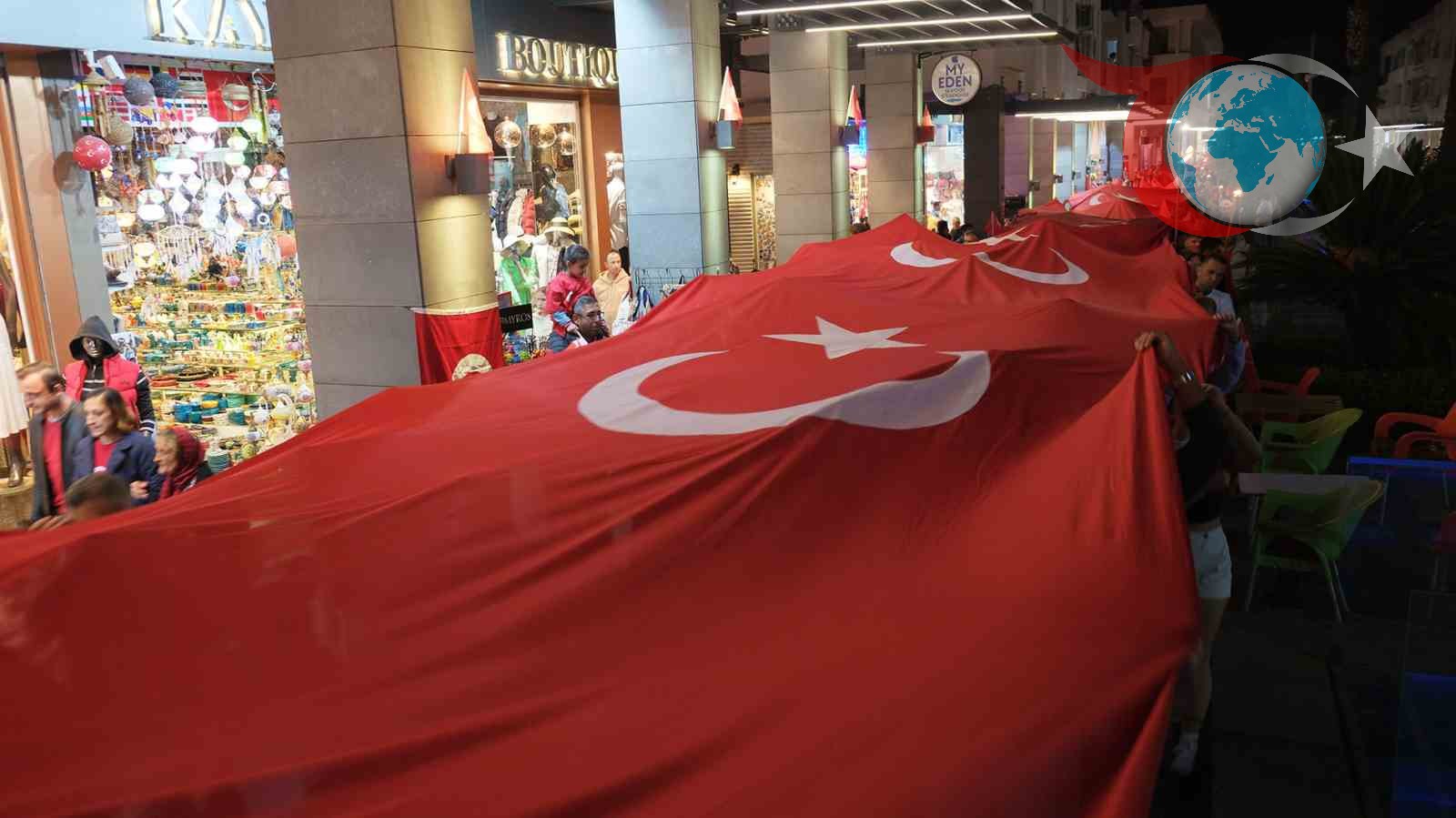 Kemer'de 30 Ağustos Zafer Bayramı Coşkusu: Dev Bayrak, Fener Alayı ve Konserlerle Kutlanacak