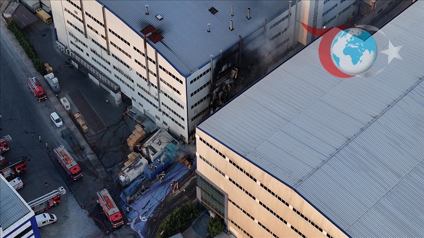 İstanbul'da Kağıt ve Ambalaj Fabrikasında Korkutan Yangın!