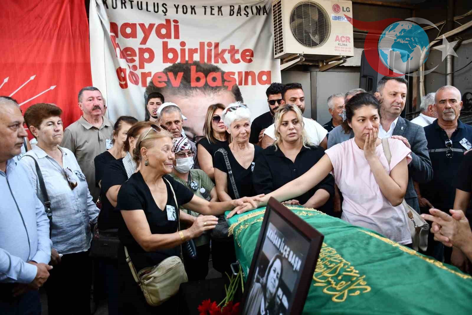 CHP Akhisar İlçe Kadın Kolları Başkanı Emine Güven'e Duygusal Veda