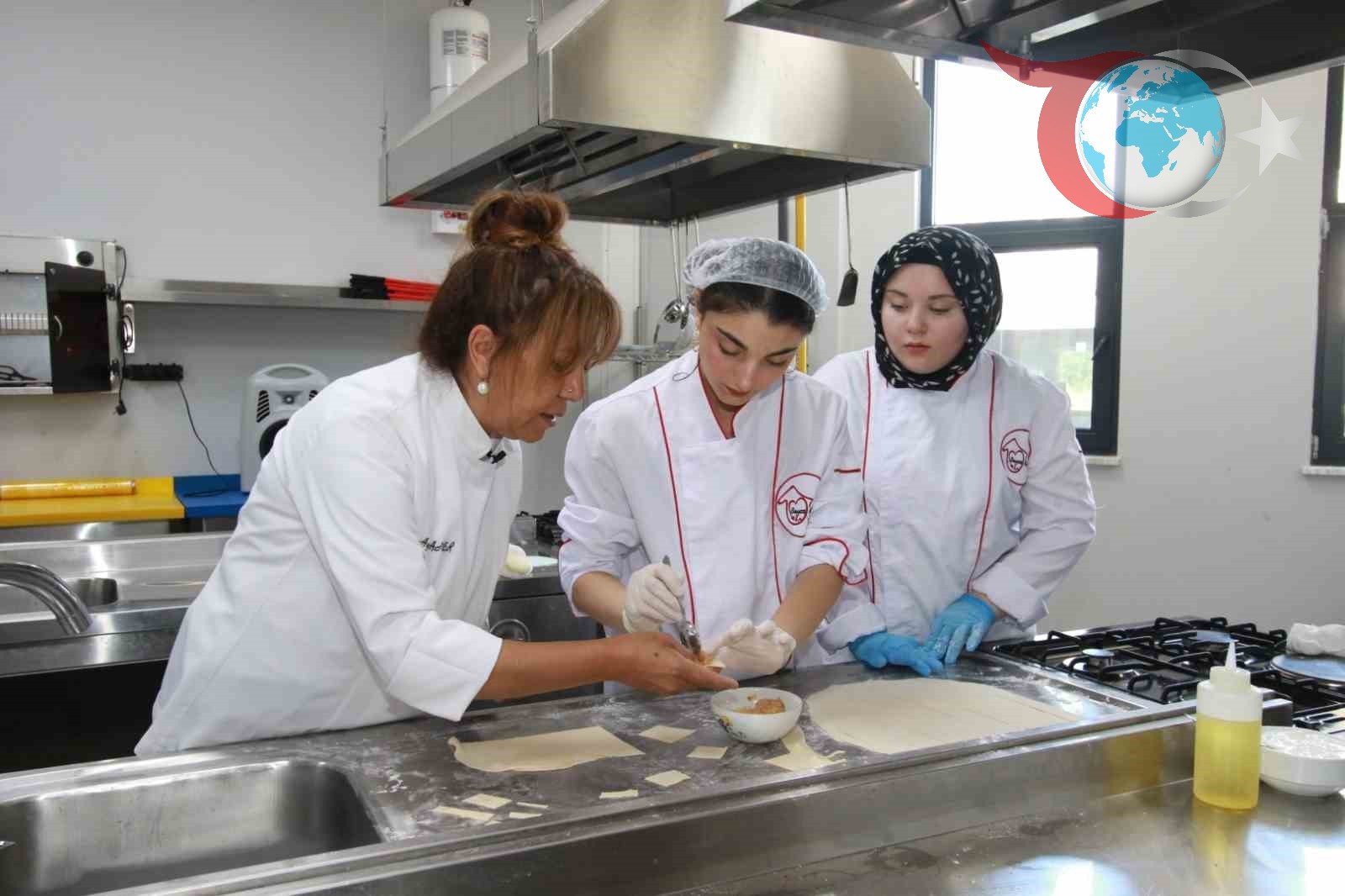 MasterChef Yarışmacısı Ayten Saner Gençlerle Geleneksel Lezzetlerin İzinde