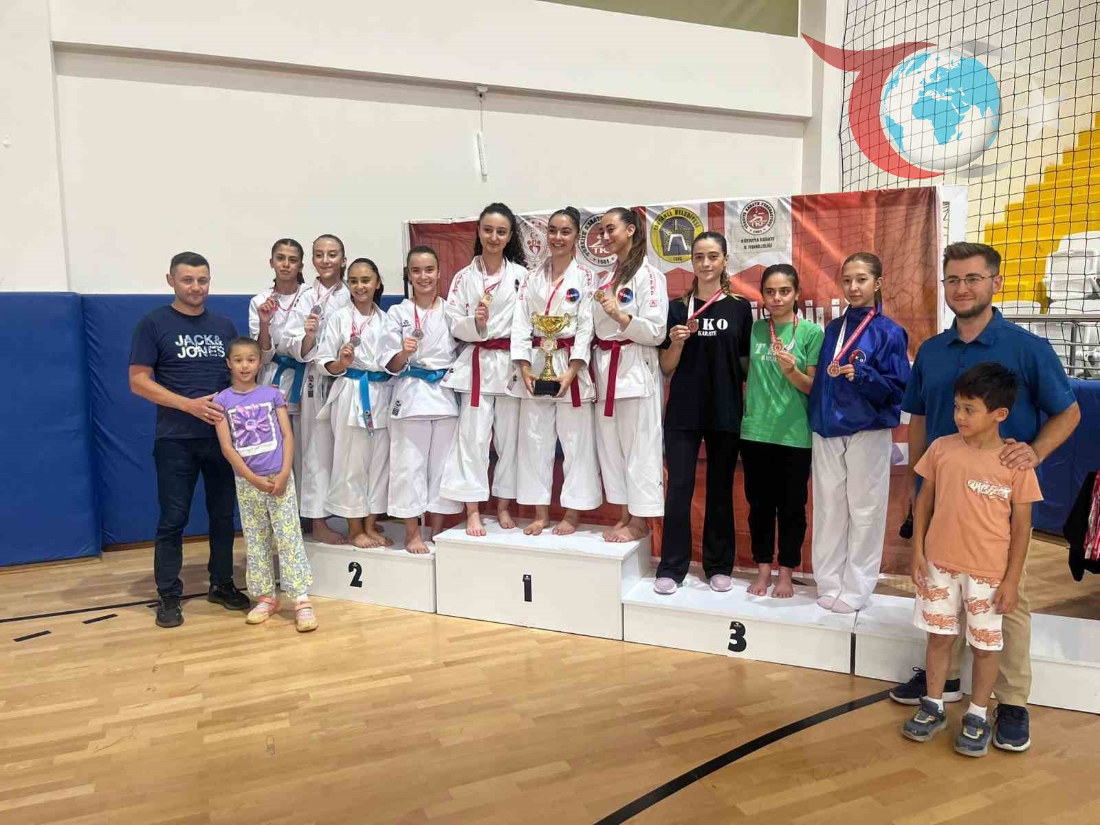 Kütahya Karate Ligi İlk Etabıyla Başladı: Geleceğin Şampiyonları Yetişiyor