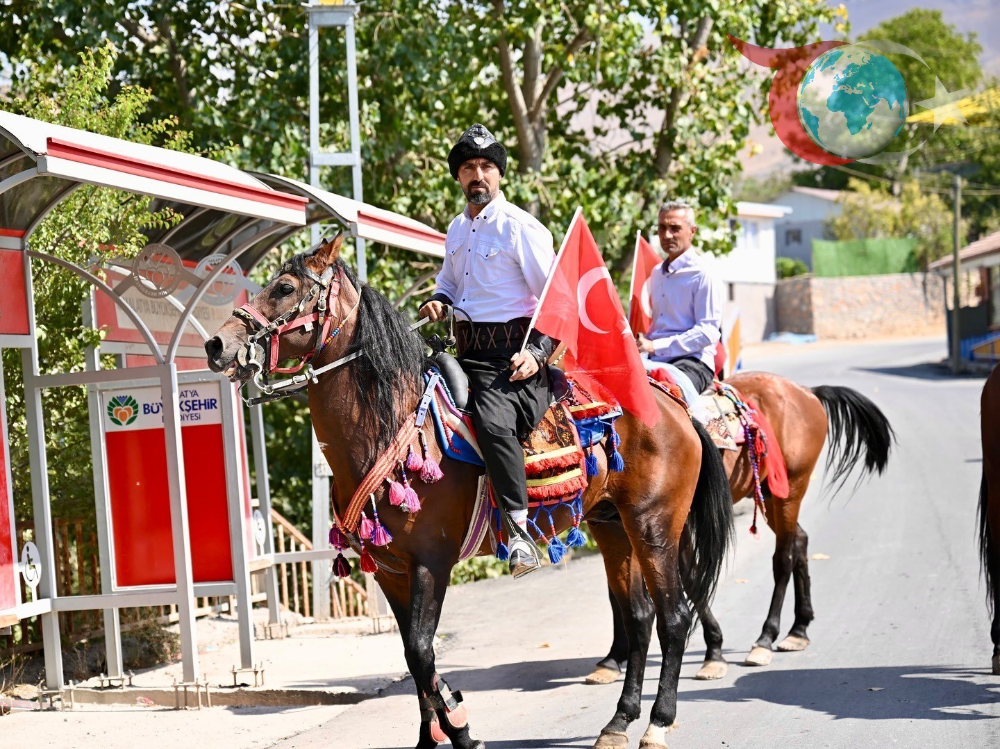 Yeşilyurt Belediye Başkanı İlhan Geçit'ten At Yarışlarındaki Başarıya Övgü