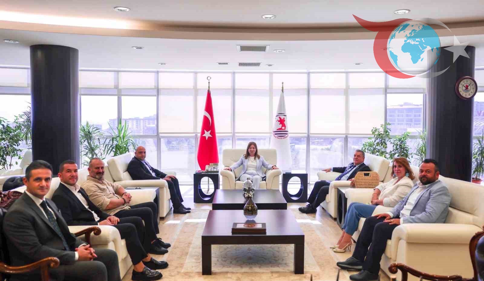 OMÜ Rektörü Prof. Dr. Fatma Aydın'a Anlamlı Hediye: Samsunspor Forması