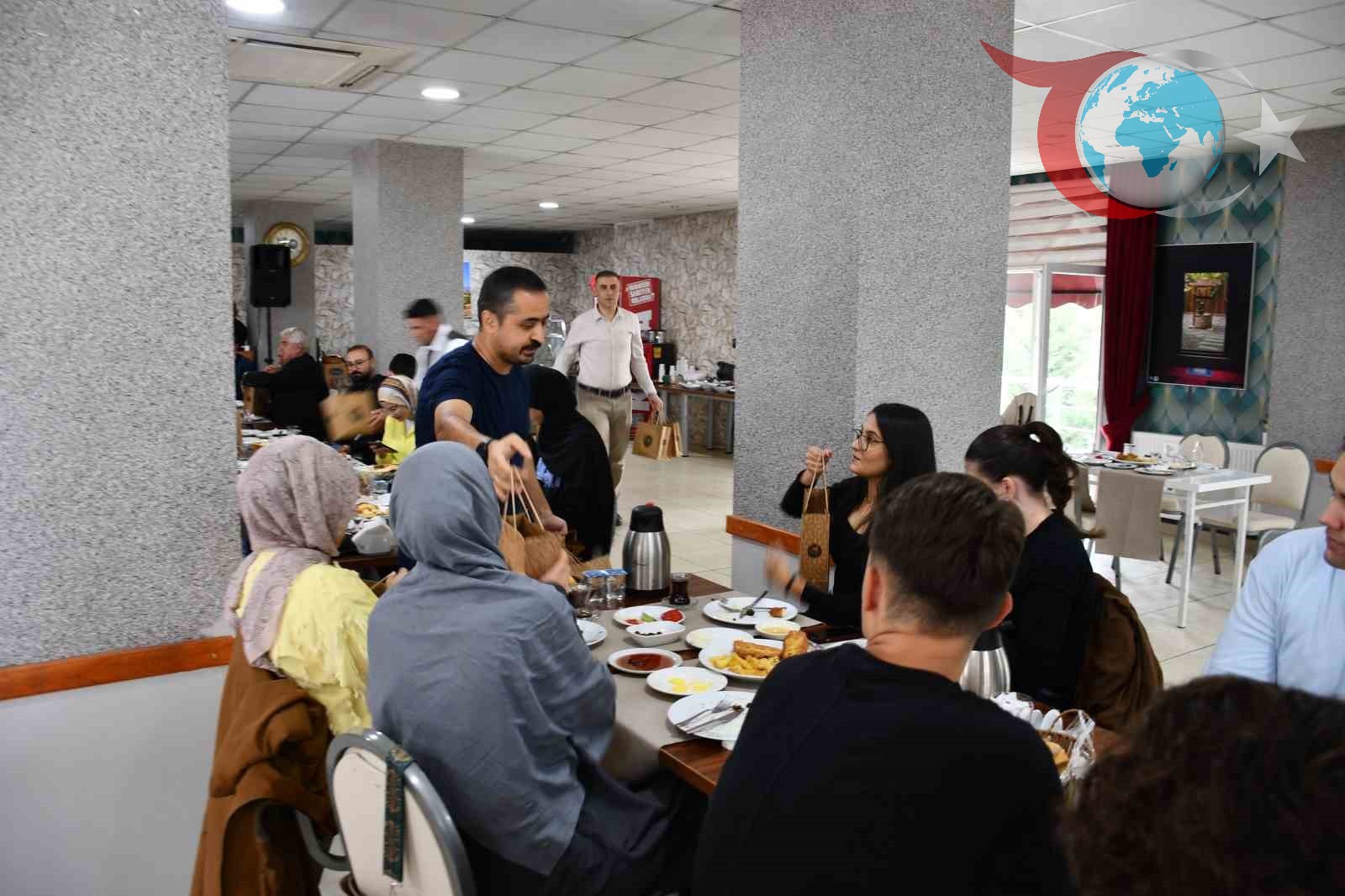 Vezirköprü'nün Başarılı Gençleri Kahvaltı Etkinliğinde Protokolle Buluştu