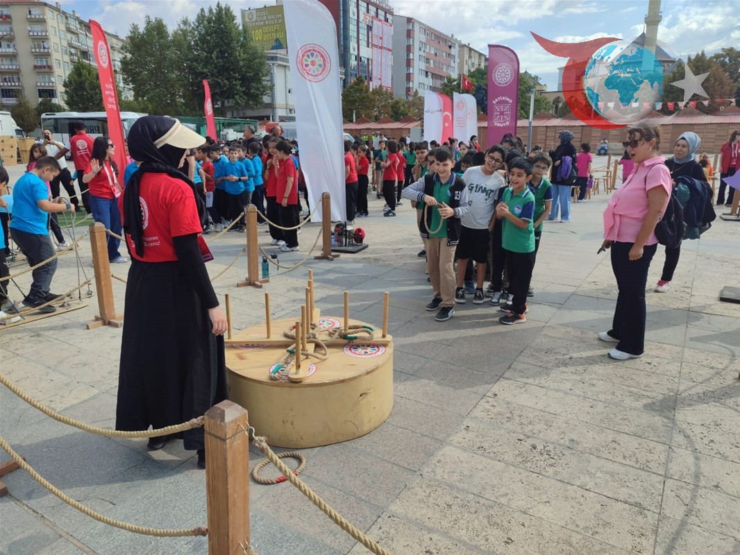 Kırşehir’de Geleneksel Çocuk Oyunları Festivali Coşkusu