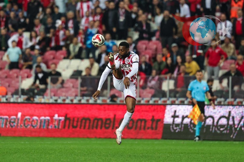Samsunspor-Karagümrük Mücadelesinde İlk Yarı Heyecanı: Kendi Kalesine Gol!