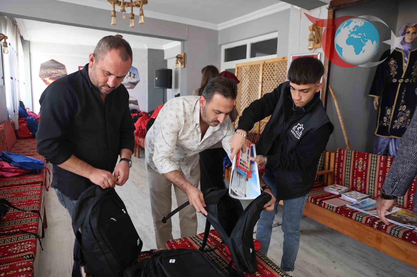 Elazığ’da Öğrenci Kırtasiye Yardımında Örnek Proje