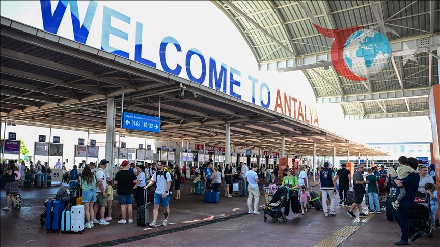 Türkiye'nin Turistik Havalimanları Yaz Sezonunu Rekorla Tamamladı