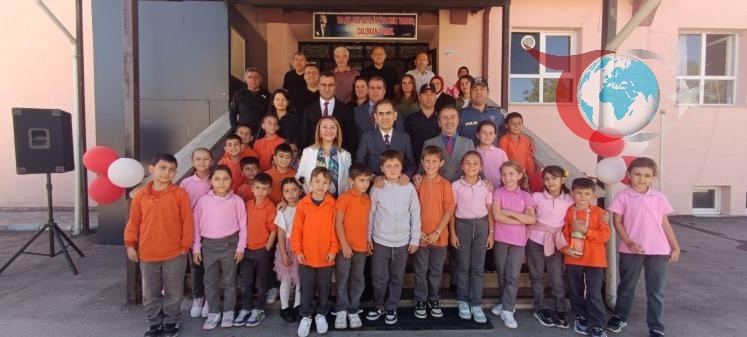 Pazaryeri'nde Protokol Üyeleri ve Veliler Yeni Eğitim Yılını Kutladı