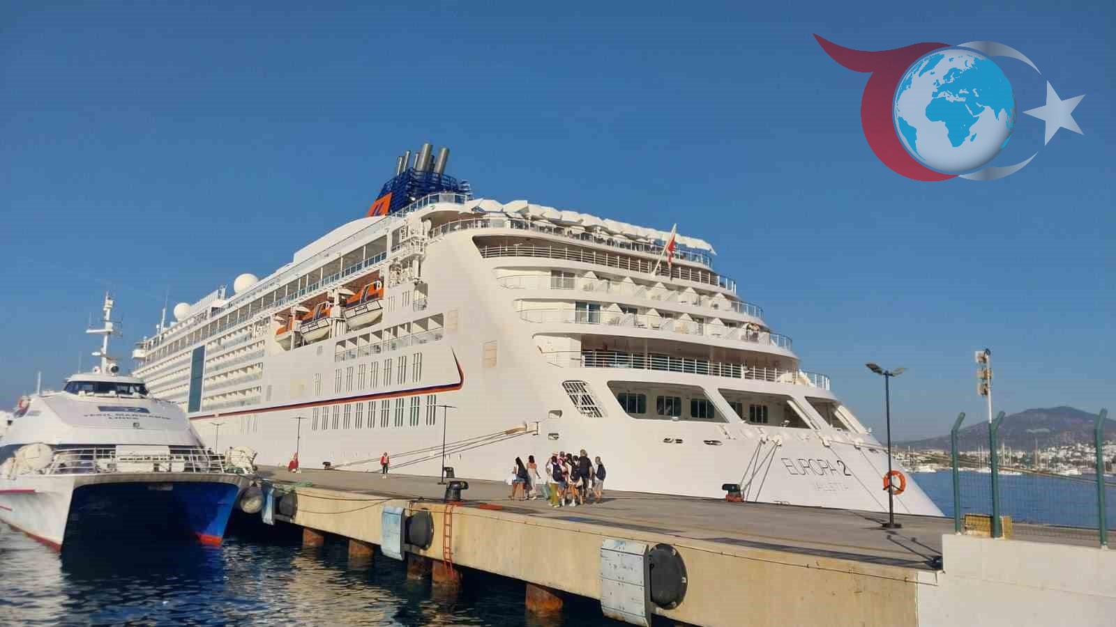 Bodrum'da Lüks Tatil: "Europa 2" Yolcu Gemisi 481 Turisti Ağırlıyor