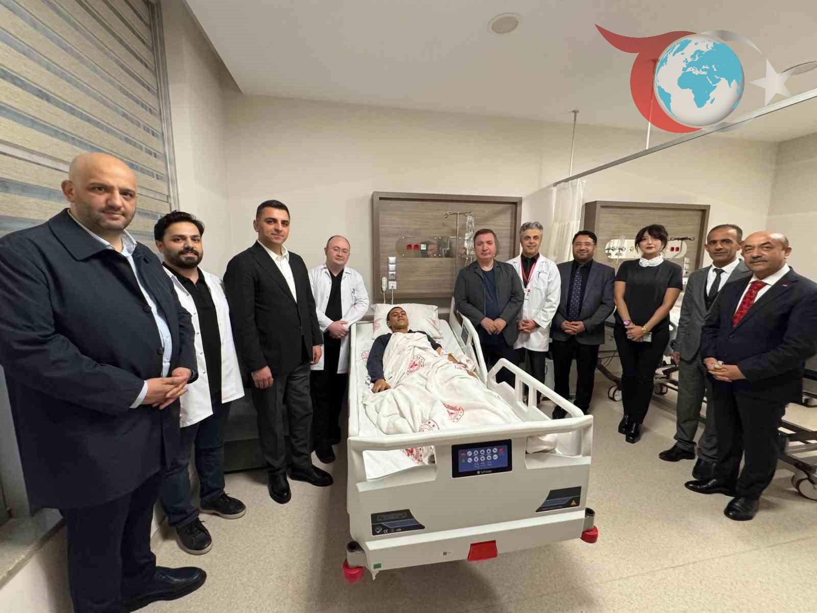 Erzincan'da Öğrenciye Uzanan Yardım Eli: Vali Hamza Aydoğdu Hastanede Destek Oldu