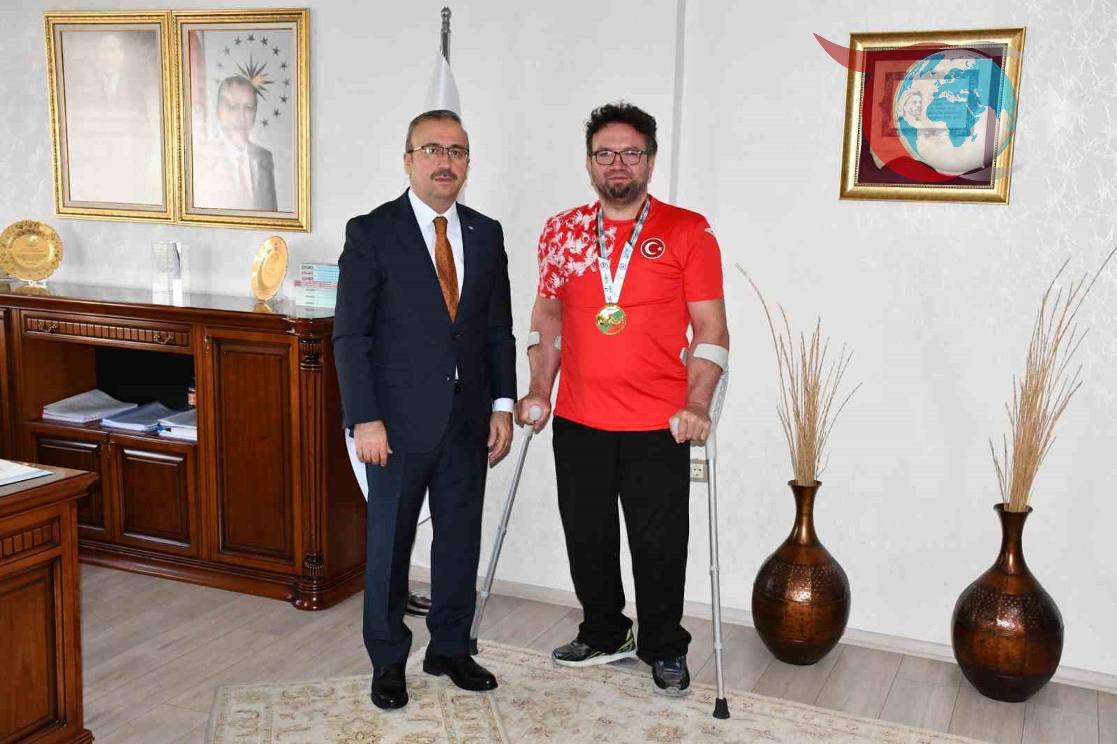 Eskişehirli Memur Murat Cırık Dünya Bilek Güreşi Şampiyonu Oldu!
