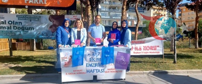 Bayburt'ta Emzirme ve Normal Doğum Haftası İçin Renkli Farkındalık Etkinliği