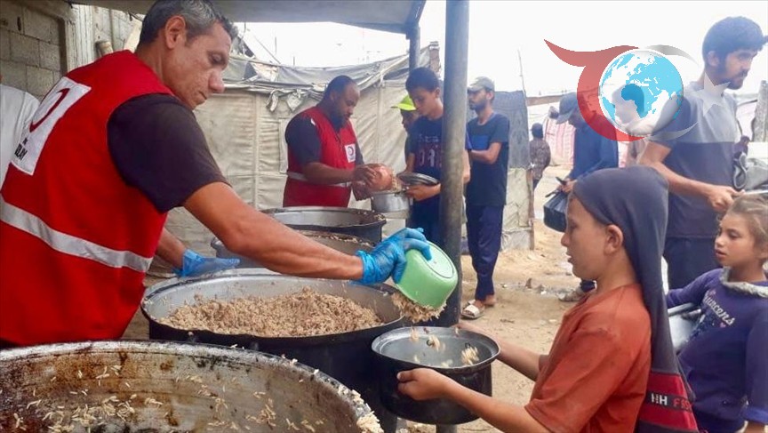 Türk Kızılay, Gazze'de 21 Bin Kişiye Sıcak Yemek Ulaştırıyor