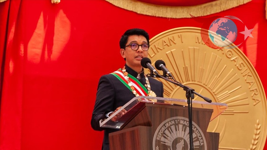 Madagaskar'da Siyasi Kriz: Rajoelina Ülkeyi Terk Etti mi?