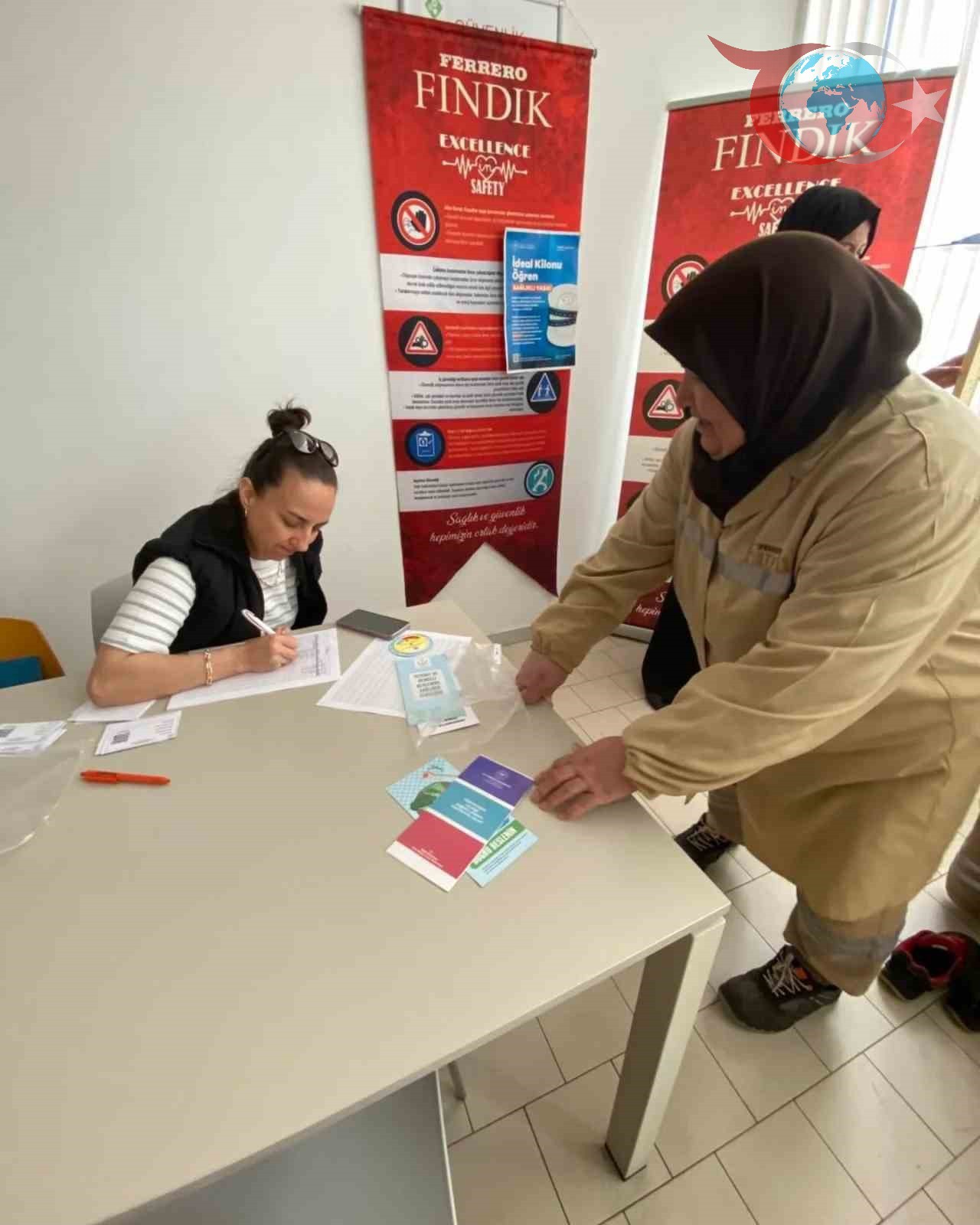 Düzce İl Sağlık Müdürlüğü Vatandaşlara VKİ Ölçümü Yapıyor