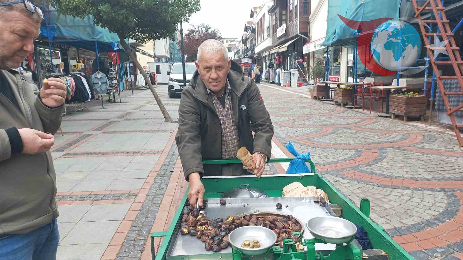 Yarım Asırlık Kestane Tezgâhında Sıcak Lezzetler