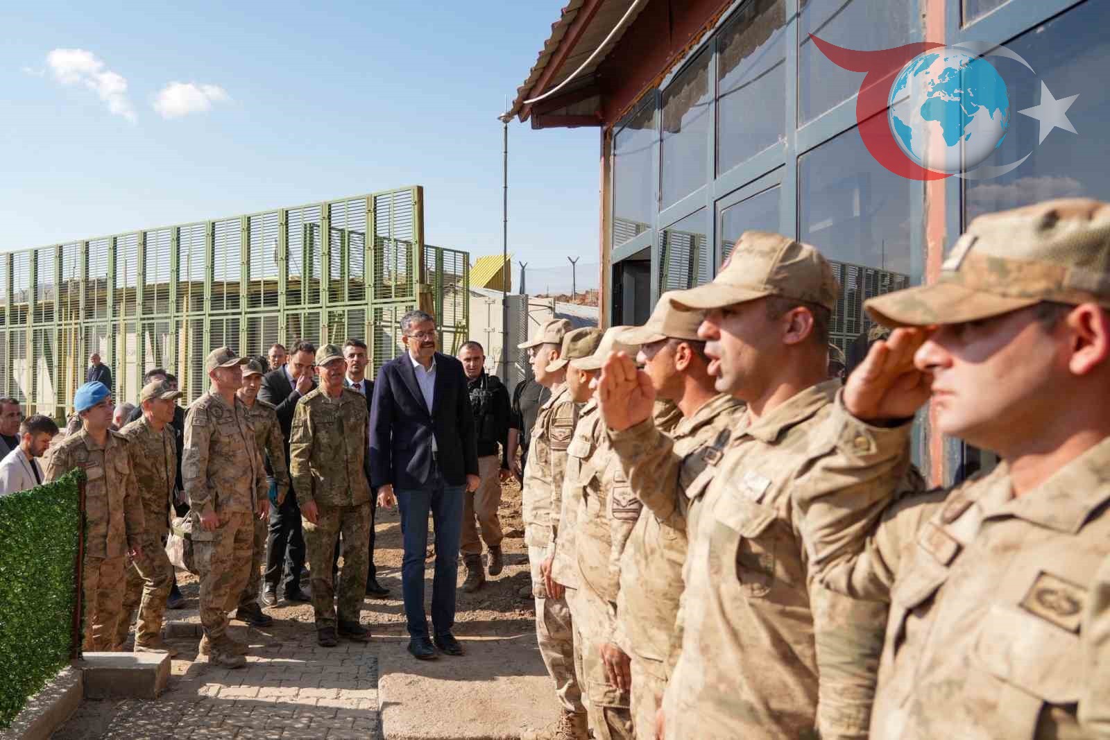 Hakkari'de Sınır Bölgesine Üst Düzey Ziyaret: Vali ve Komutandan İncelemeler