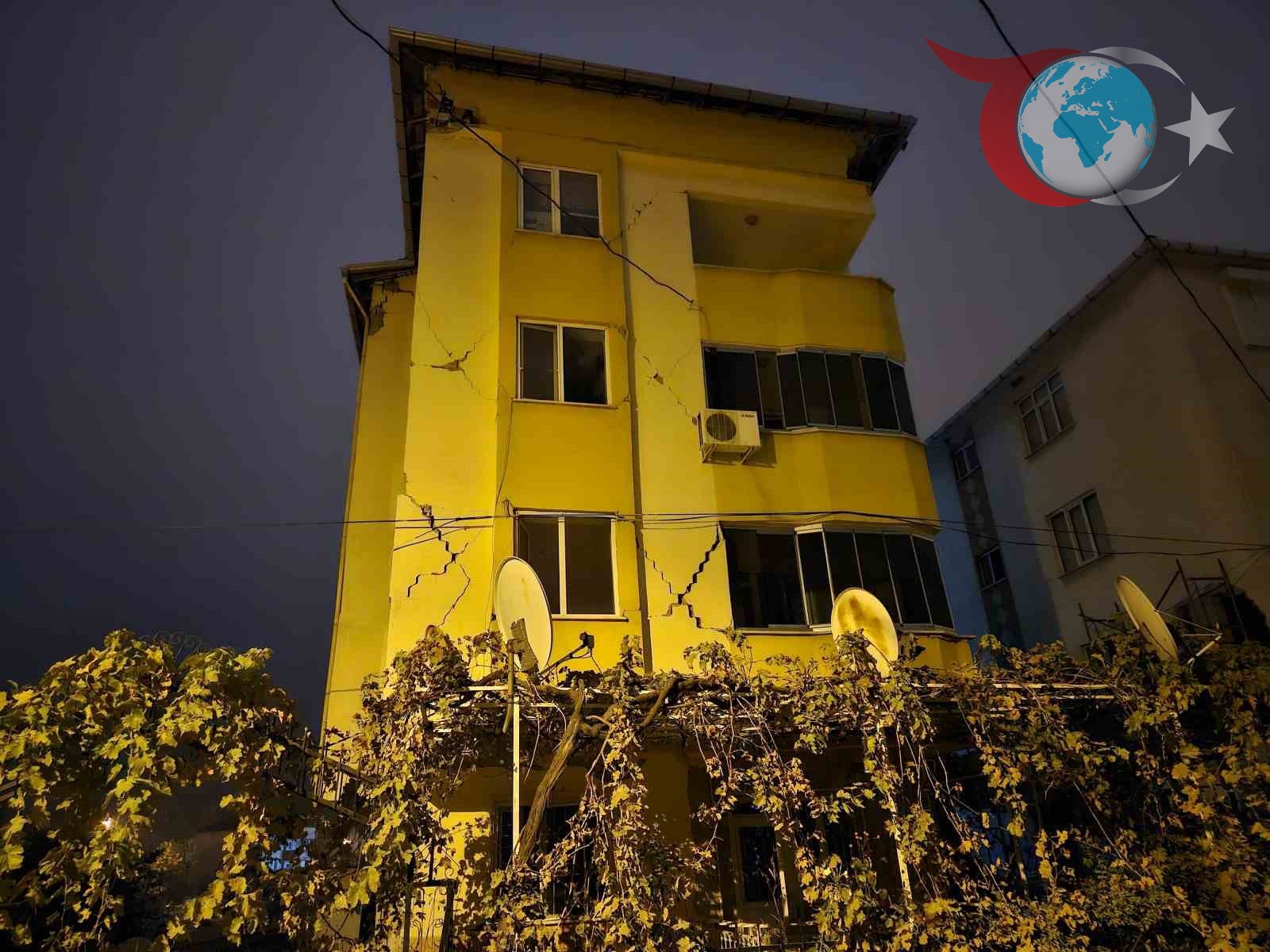 Balıkesir'de 4.5 Büyüklüğünde Çifte Deprem!
