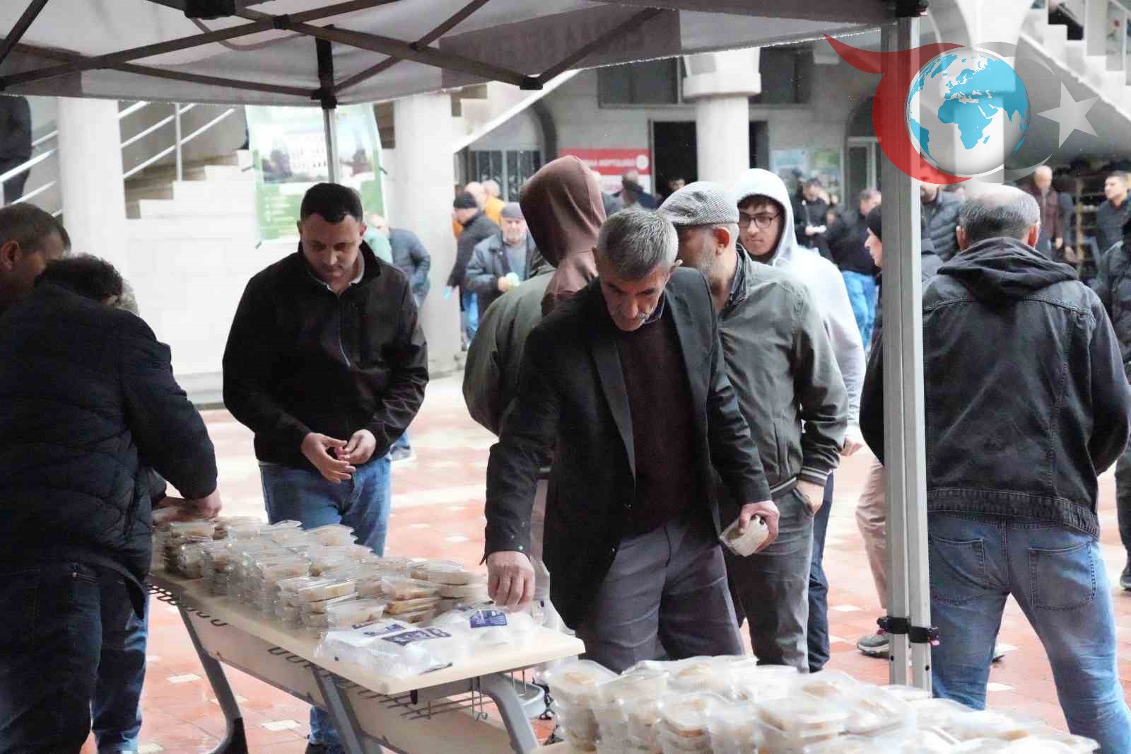 Erbaa'da Şehitler İçin Anlamlı Helva İkramı